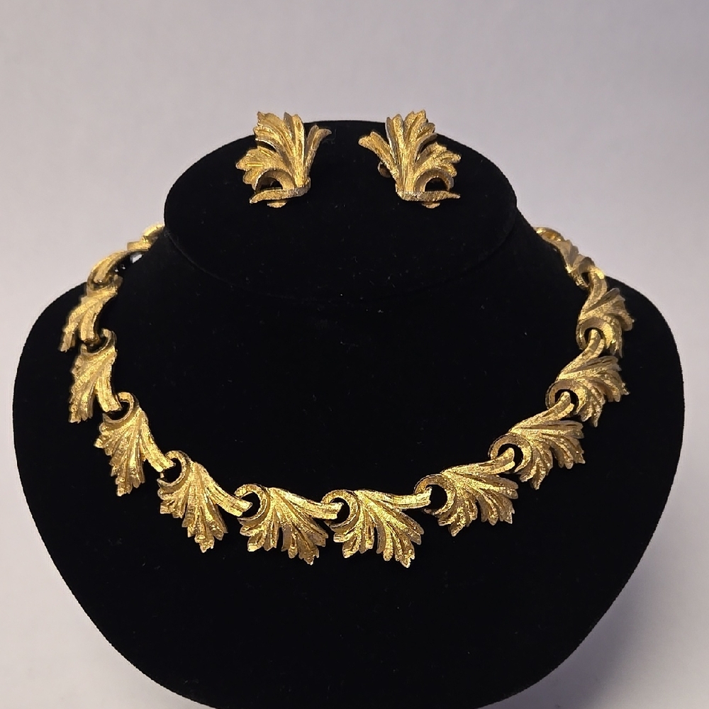 Vtg Francois by Coro Elegant Gold Leaf Jewelry Set